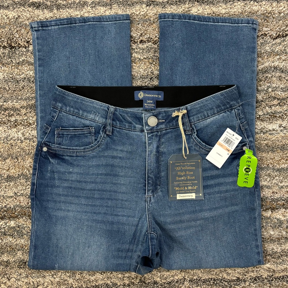 Democracy High Rise Barely Bootcut Jeans Sz 14W NWT | Democracy Bootcut Jeans *